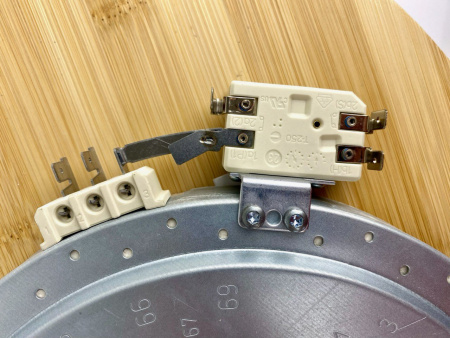 Конфорка двухзонная 2100/700W  Ø230mm Whirlpool 481231018895 C00339918